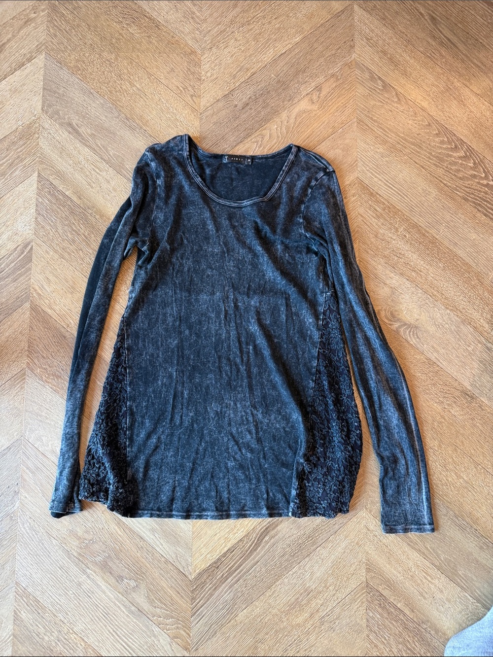 T Party - Women’s Black Lace top size medium